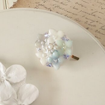 染め花を樹脂加工した紫陽花のポニーフック(ブルー)の画像
