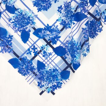 スカーフ「Beautiful blue season ｜ 紫陽花・ブルー」 ( 大判サイズ・コットン )の画像