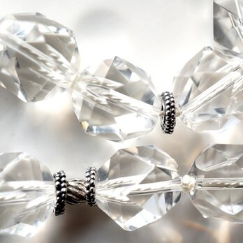 【オーダー品】カット水晶とシルバービーズのネックレスの画像