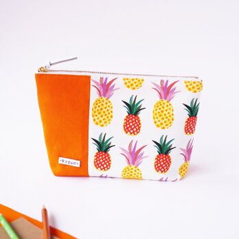 デザイナーズ生地で作ったパイナップル柄のマチ付きポーチ・本革使用（オレンジの帆布）の画像