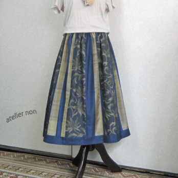 着物リメイク♪２着のブルー系紬で作ったさわやかスカート　丈７５ｃｍ（裏地付き）の画像