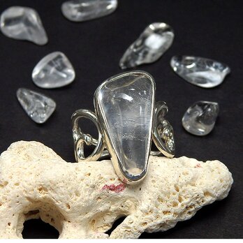 ～神々しい輝き～　マニカラン産　ヒマラヤ水晶の唐草リング　10号