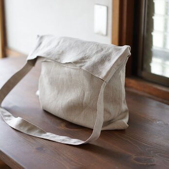 【wafu】リネン100% 二重仕立て ショルダーバック 斜めがけ 大きめバック / 亜麻ナチュラル z007c-amn2