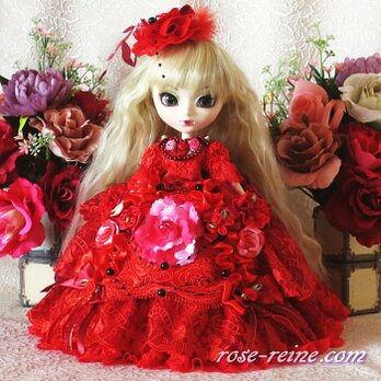 魅惑の紅の薔薇 深紅のチュールレースが艶やかなティアードプリンセスドレスの画像