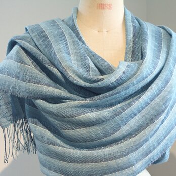 手織り　ブルーのグラデーションによる広巾ショールの画像