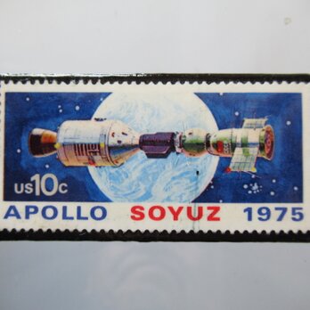 ★★アメリカ　宇宙アポロ、ソユーズ切手ブローチ 5344