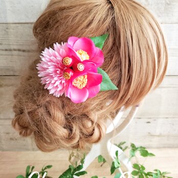 花funwari ピンク椿とポンポンマムの髪飾り クリップピンタイプNo568の画像