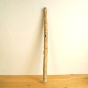 【温泉流木】笛のような長い流木竹 インテリア素材 木材の画像