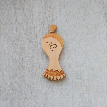 みる・メイプルのブローチ