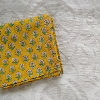 インド綿バンダナ（ブロックプリント）<黄色・花柄>の画像