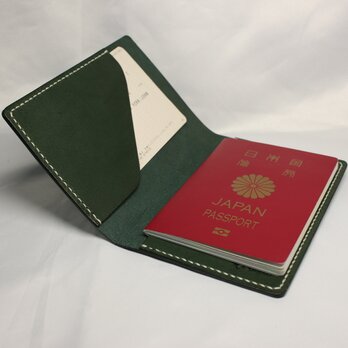 ヌメ革 手縫いのパスポートケース（グリーン色）の画像