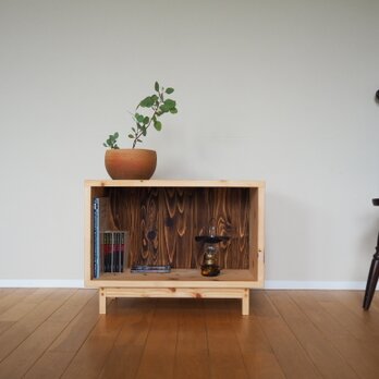 使い勝手の良い桧無垢材のサイドボード