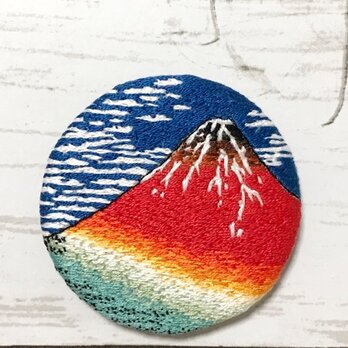 手刺繍浮世絵ブローチ＊葛飾北斎「冨嶽三十六景　凱風快晴」よりの画像