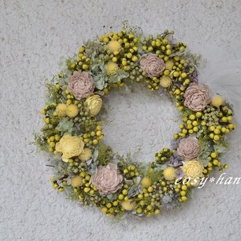 ツルウメモドキの黄色いwreath