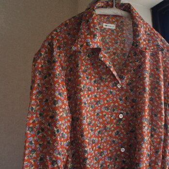 秋小花　オープンカラーワンピース