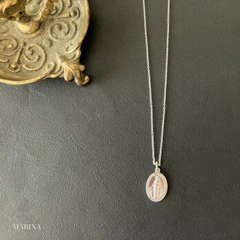 {ホワイトメノウ} フランス奇跡のメダイのネックレス - silver chainの画像