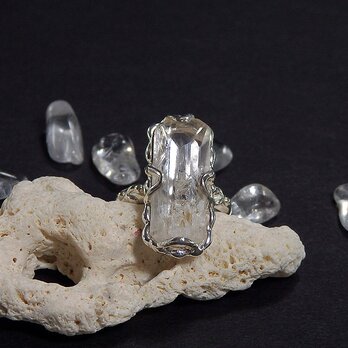 ～美しい結晶～　ダンビュライト原石のリング　9.5号の画像