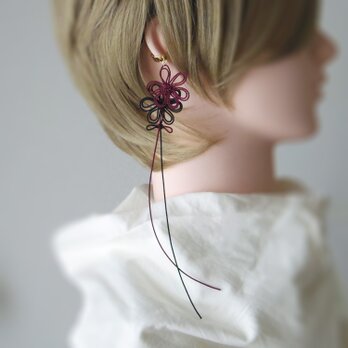 かたっぽイヤーカフ「余韻撼ワス」（臙脂×黒）