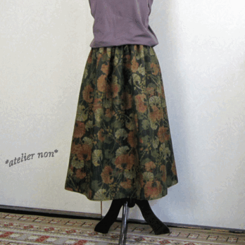 着物リメイク♪秋めいたシックなシンプルスカート：丈７７ｃｍ（裏地付き）の画像