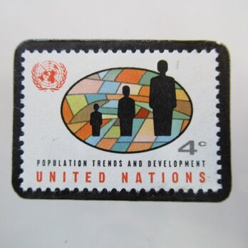 ★★アメリカ　国連1965年切手ブローチ5439