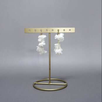 "白い実" ピアスorイヤリング