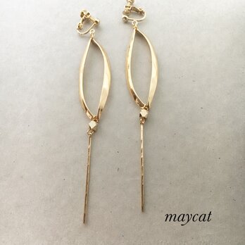 gold long earring…の画像