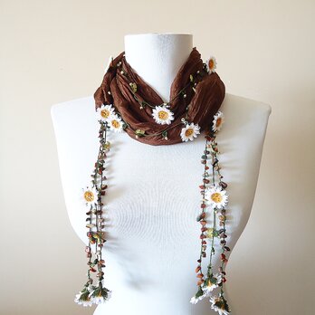 刺繍のお花つき　シルクスカーフのロングラリエット　ブラウンの画像