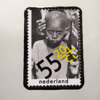 ★★オランダ　1979年「児童福祉」切手ブローチ5443