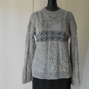 グレイのガーンジーセーター