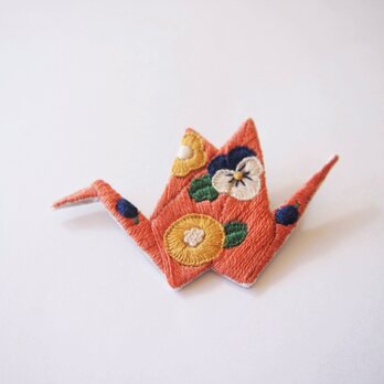 ［受注制作］折り鶴の刺繍ブローチ（terracotta）の画像