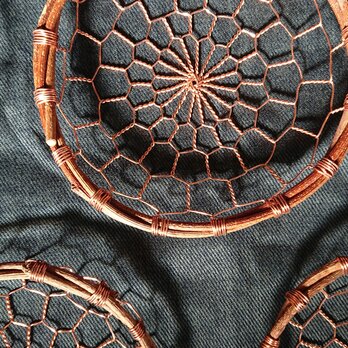 国産アケビと手編みの亀甲かご （小）の画像