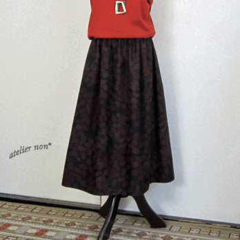 着物リメイク♪秋のシックなシンプルスカート：丈７７ｃｍ（裏地付き）の画像