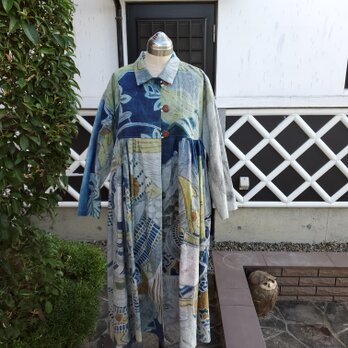 着物リメイク　ハンドメイド　柄の良い旗をたっぷり使用した　コートドレスの画像