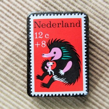 オランダ　切手ブローチ5530の画像