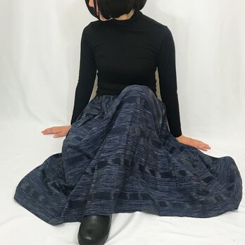手織り綿絣ロングスカート、濃紺、オールシーズンの画像
