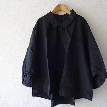 en-enリネン・襟付きふんわりお袖のプルオーバー・黒の画像