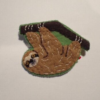 ミツユビナマケモノ ブローチ