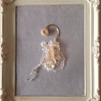 染め花とレースのイヤーフック（オフホワイト）