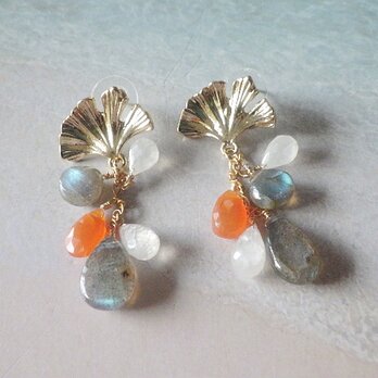 Ginkgo Leaf Earrings イチョウの葉の天然石ピアスの画像