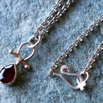 古代スタイル＊天然ダークレッド・トルマリン　ネックレス＊SV