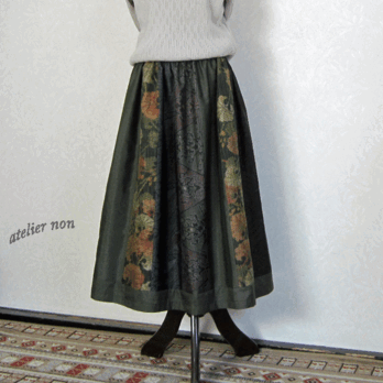 着物リメイク♪大島紬グリーン系のシックな大人スカート：丈７５ｃｍ（裏地付き）の画像