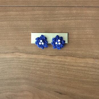 ブルーの小花のイヤリングの画像