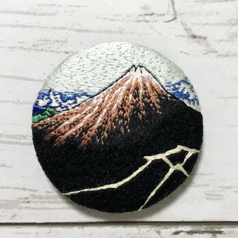 手刺繍浮世絵ブローチ＊葛飾北斎「冨嶽三十六景　山下白雨」よりの画像