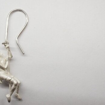 climber woman white-up pierceの画像