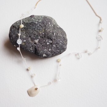 White silk necklaceの画像