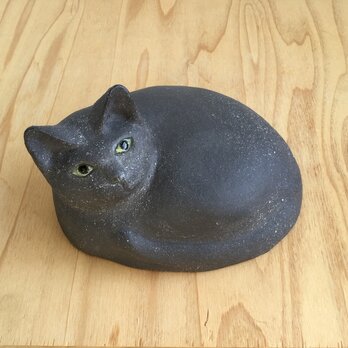 陶器の黒猫の画像