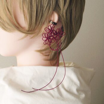 飾り結びかたっぽイヤーカフ「ことのはたどる」 | 付け心地軽々、小さな花束。
