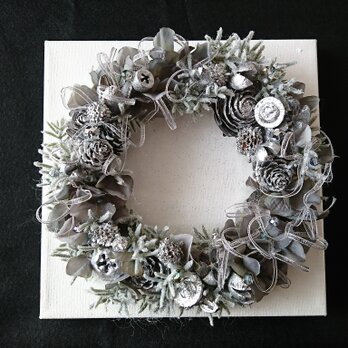 canvas wreath ( silver gray )の画像