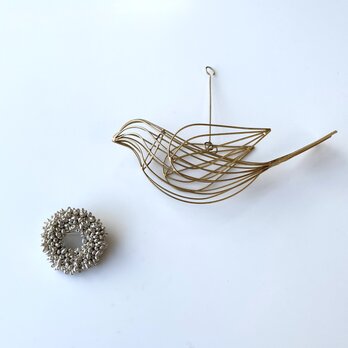 ビーズのブローチ