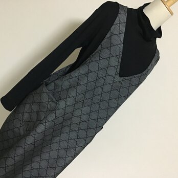0125   着物リメイク　L寸法の Vネックジャンバースカート   　十日町紬　　の画像
